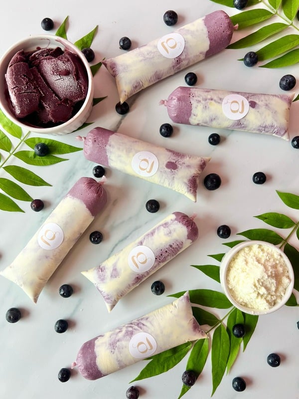 Geladinho gourmet sabor Açaí com Ganache de Ninho